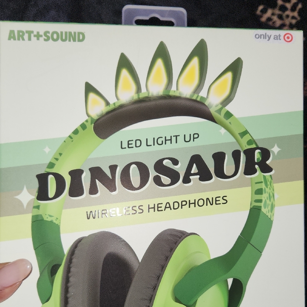 NIB..Green Dinosaur Wireless Headphones - Picture 4 of 7